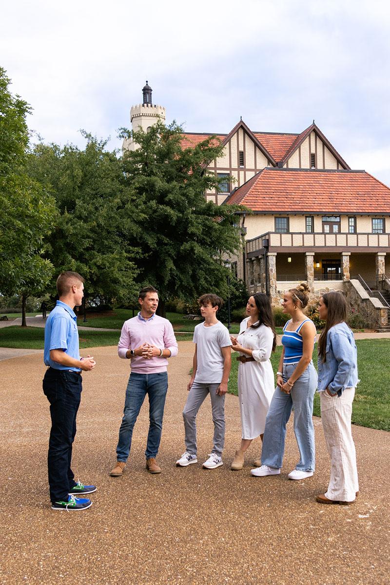 students talking a campus tour